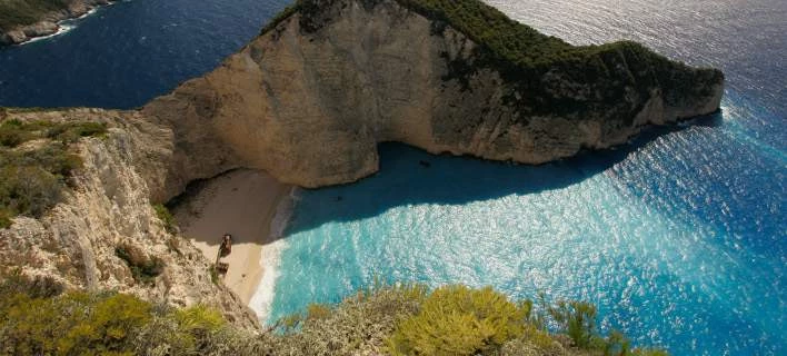 Η Bild αποθεώνει την Ελλάδα: Μαγευτικοί κόλποι, μυστικά tips και ο καλύτερος μουσακάς